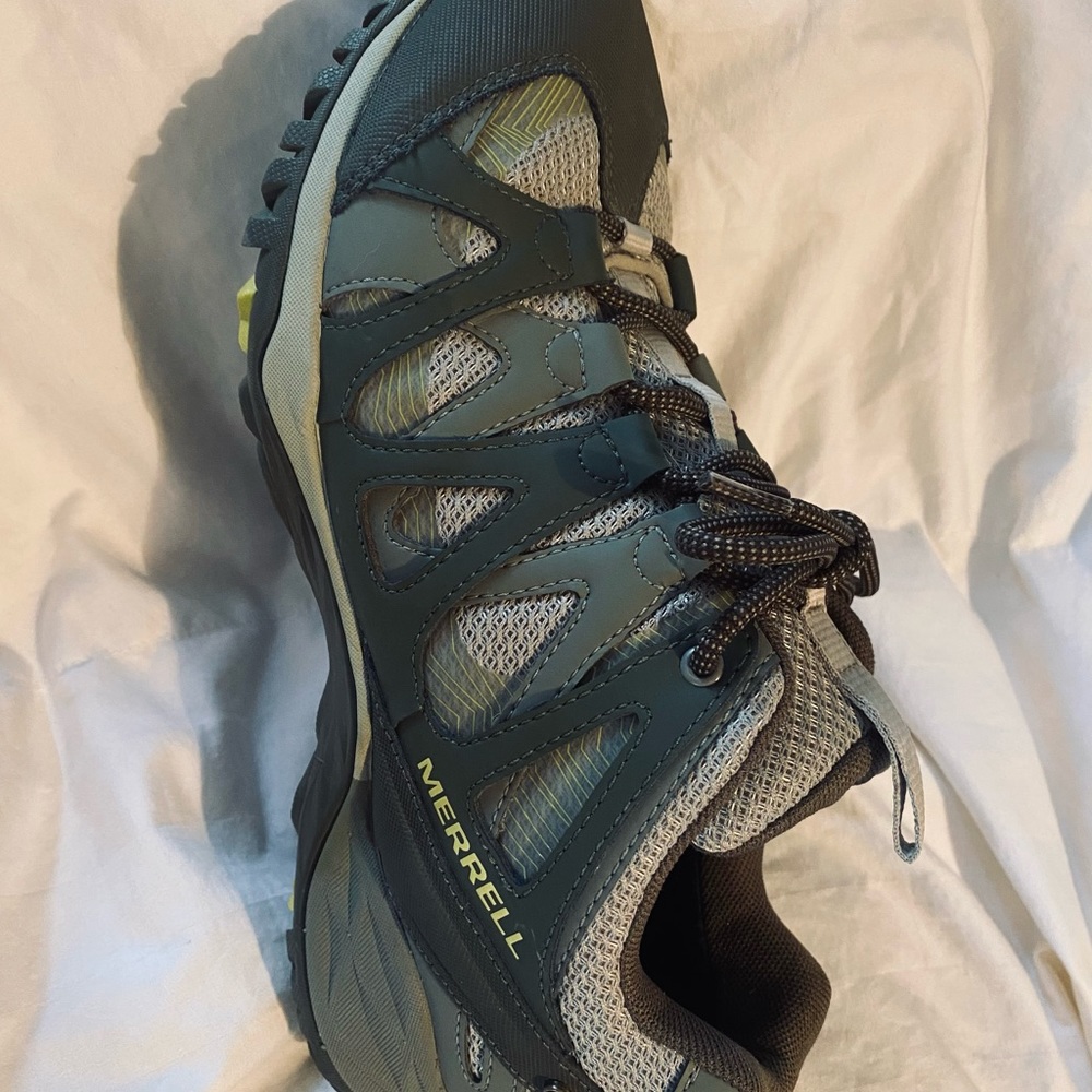Merrell Woman’s Hiking Shoe